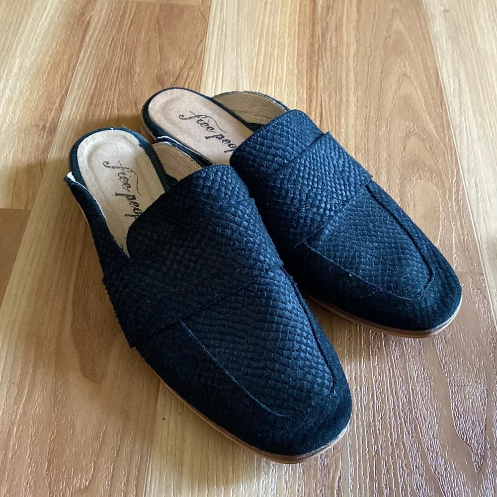 Free People black snake loafer - Picture 2 of 6